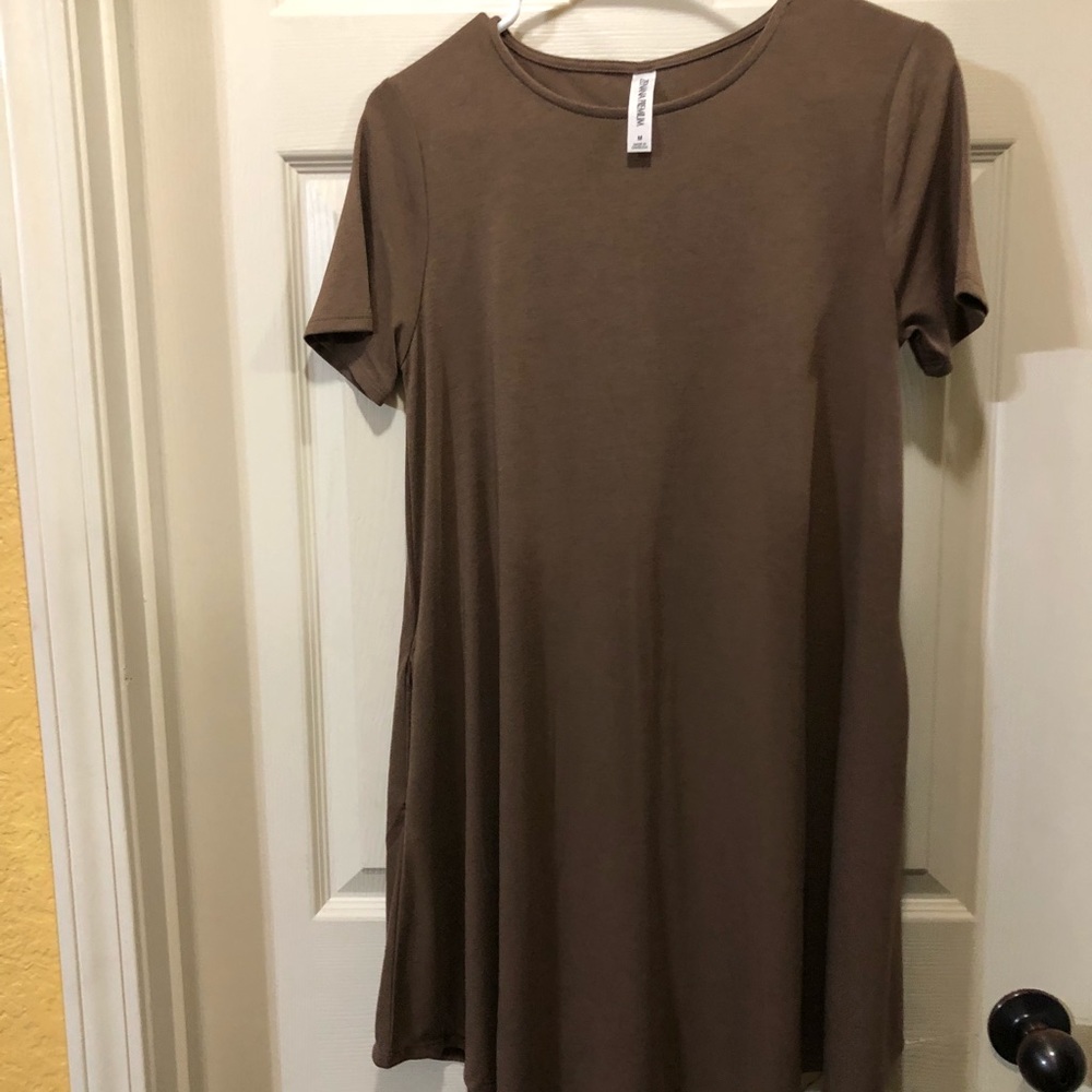 Tunic top. Brown.
